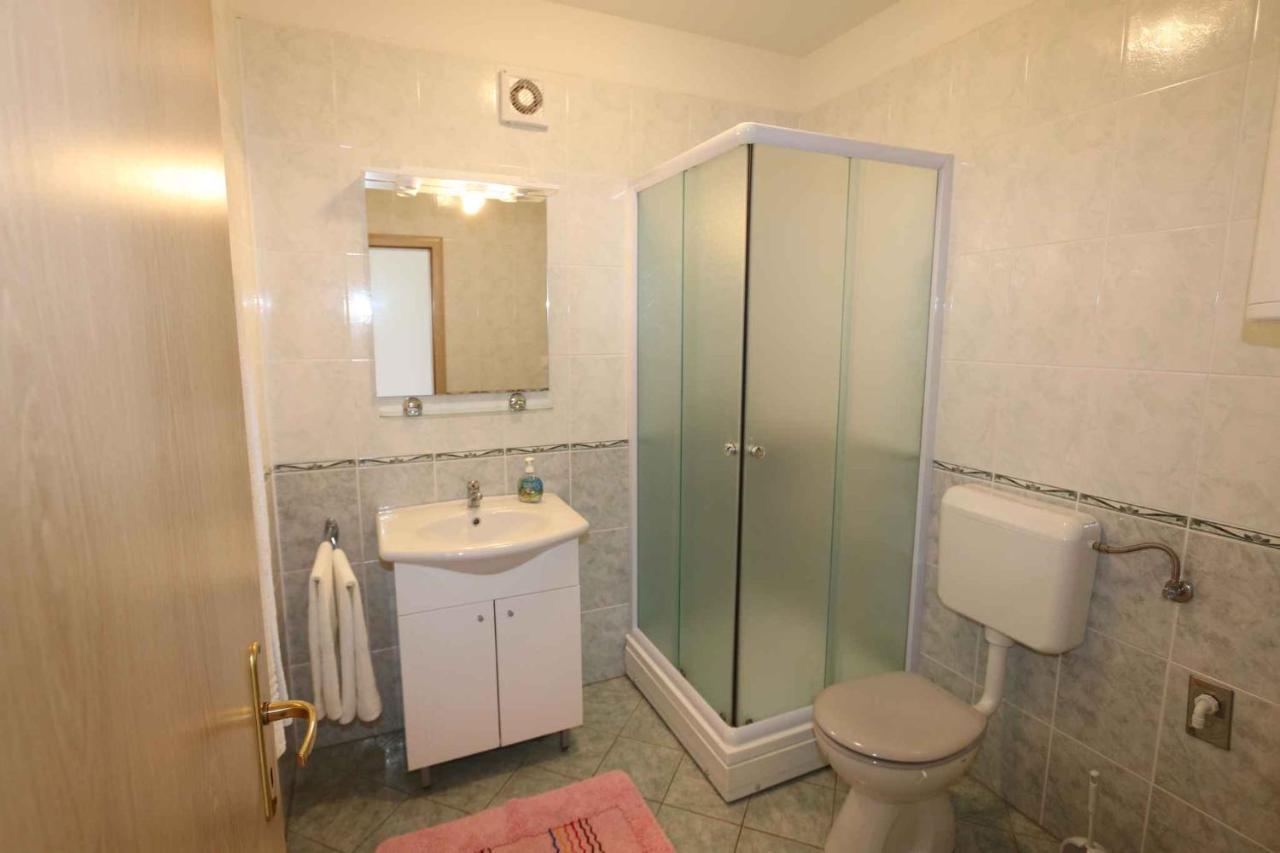 Apartment In Silo/insel Krk 13430 *