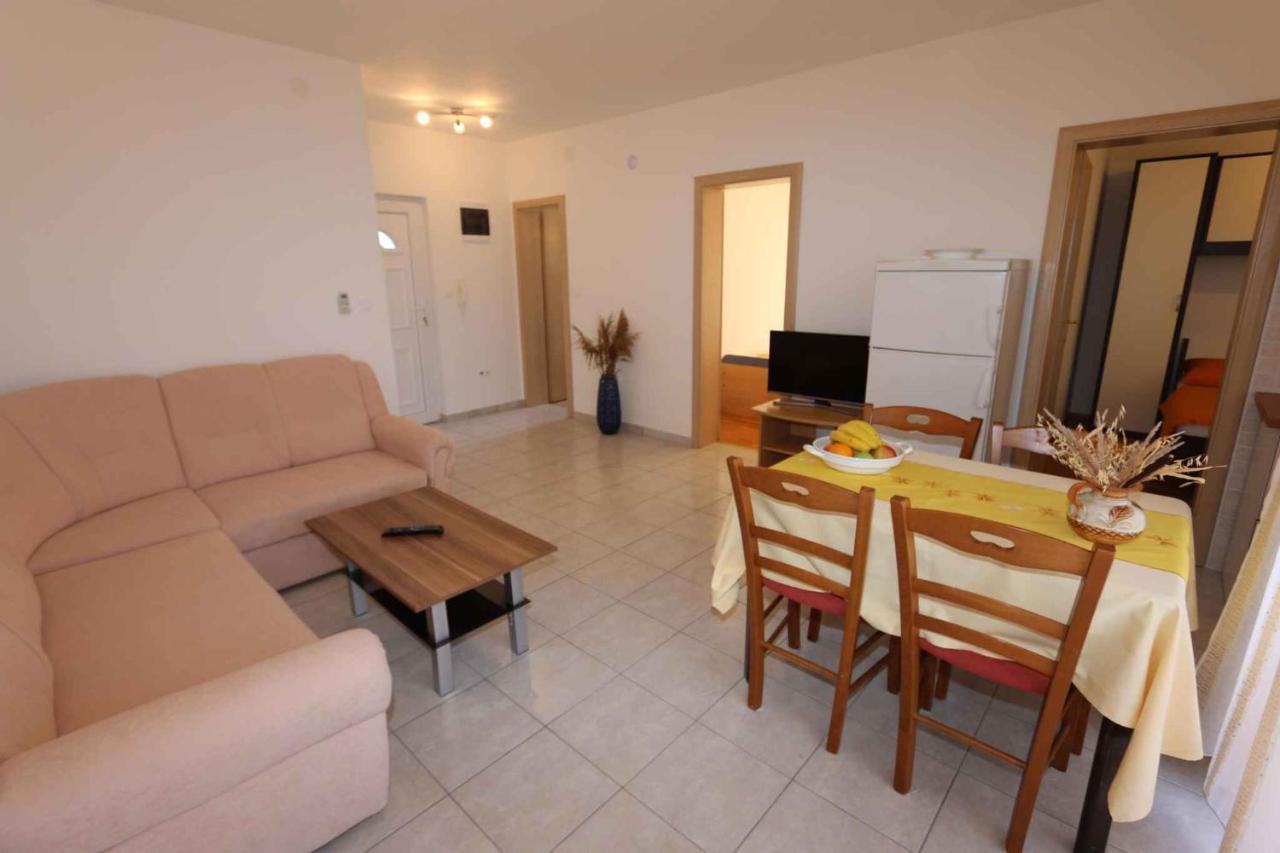 In Silo/insel Krk 13430 Apartment *