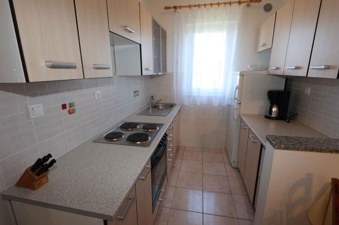 Apartment In Silo/insel Krk 13430 *