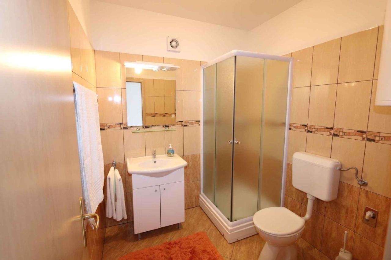 Apartment In Silo/insel Krk 13430 *