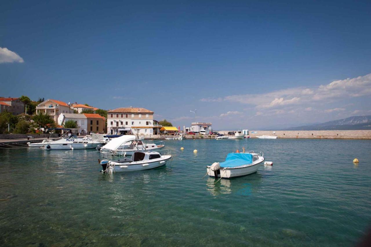 Apartment In Silo/insel Krk 13430