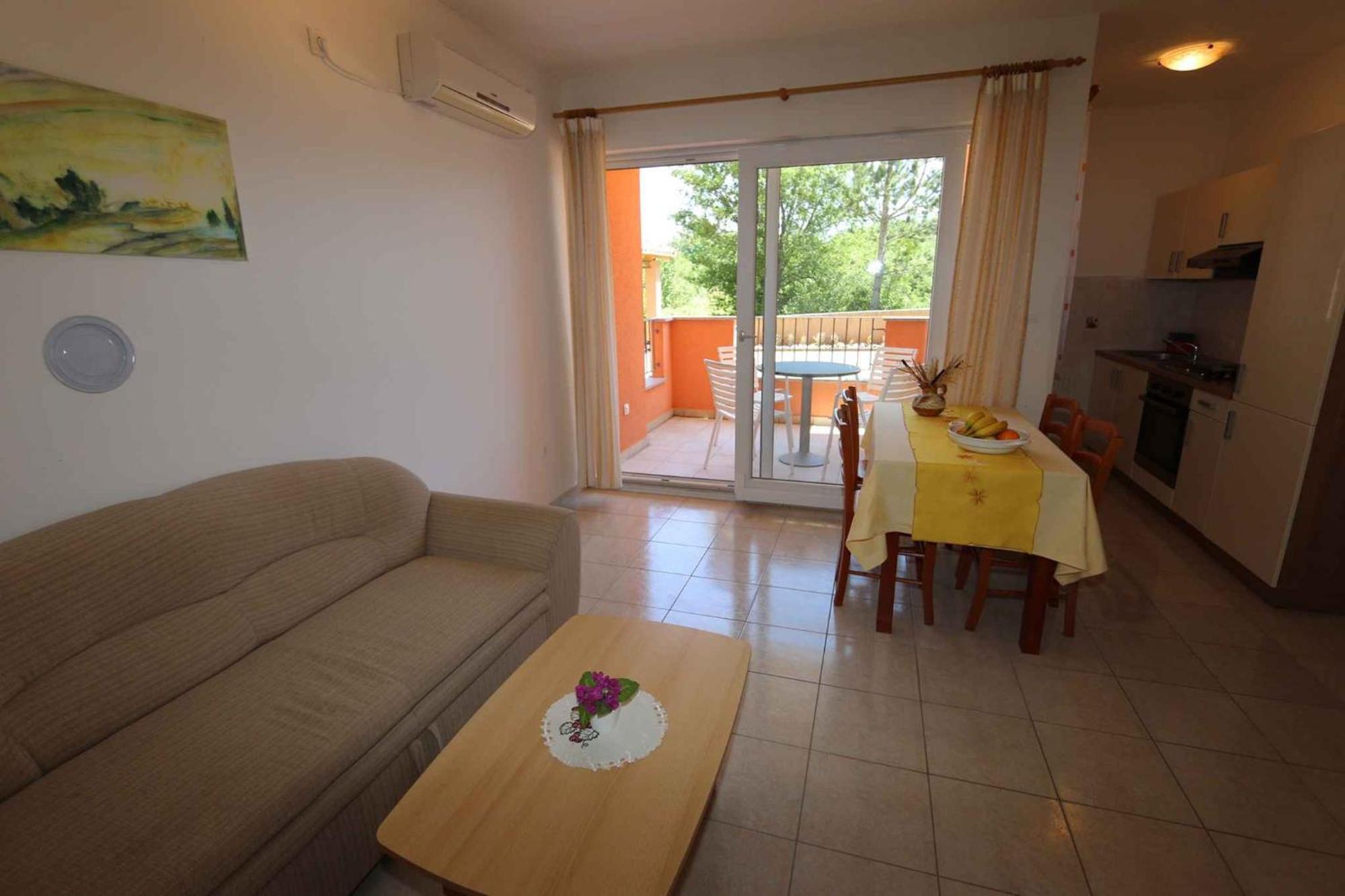 Apartment In Silo/insel Krk 13430